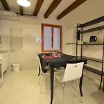 Carlo\'S Studio By Venicevillas